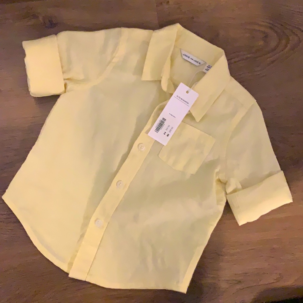 New, boys 12-18 month button down linen shirt. SO soft!!